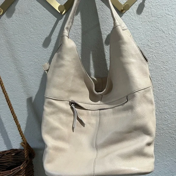 Latico Leathers Kiki Shoulder Bag - Picture 6 of 6